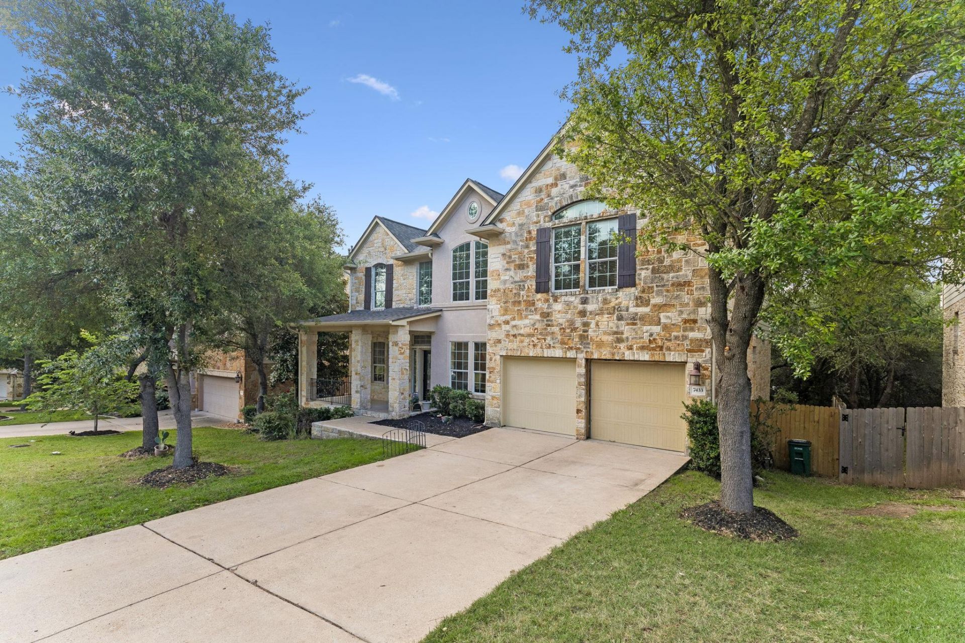 7433 Bonniebrook Dr, Austin, TX 78735 Main Photo