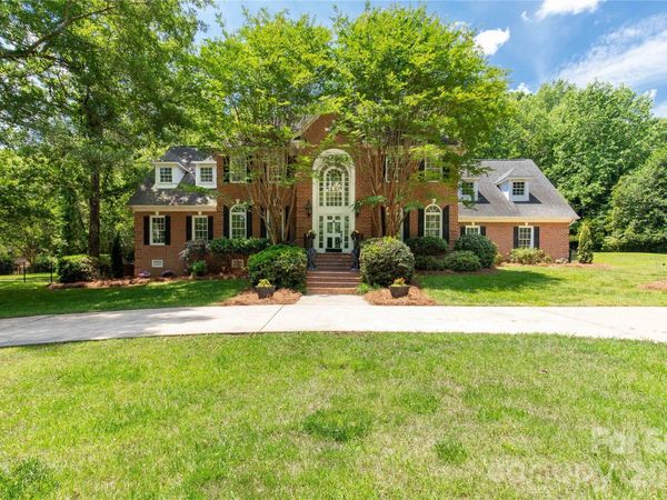 1933 Tara Trail , Lancaster, SC 29720