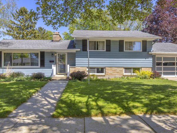 695 Bruce St, Fond Du Lac, WI 54935