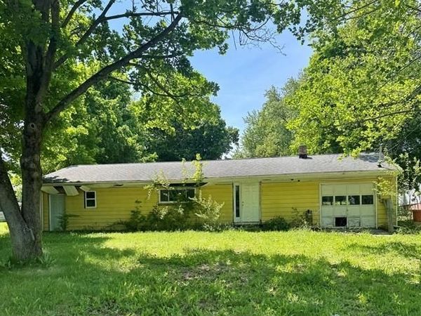 4856 Deleon , Tecumseh, MI 49286