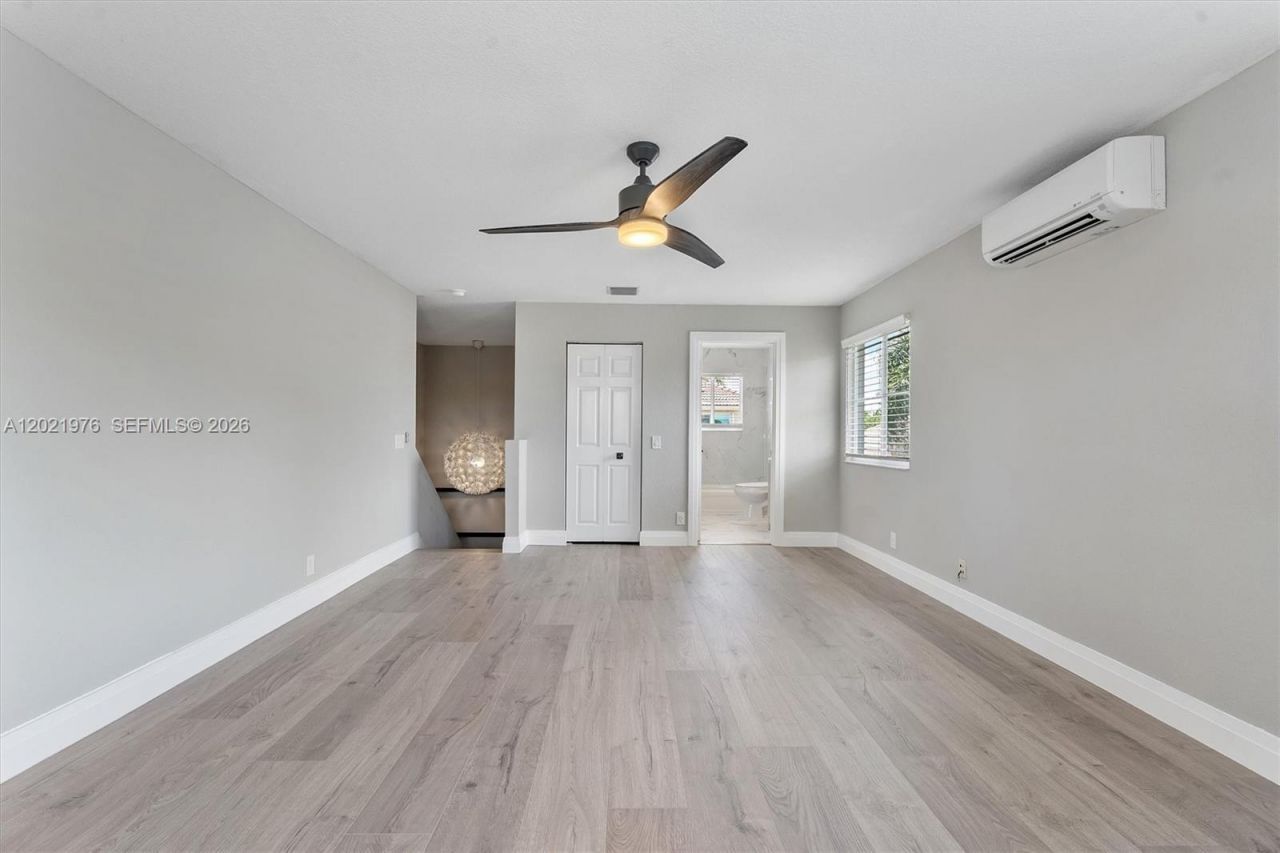 1868 Silverbell Ter , Weston, FL 33327 Photo