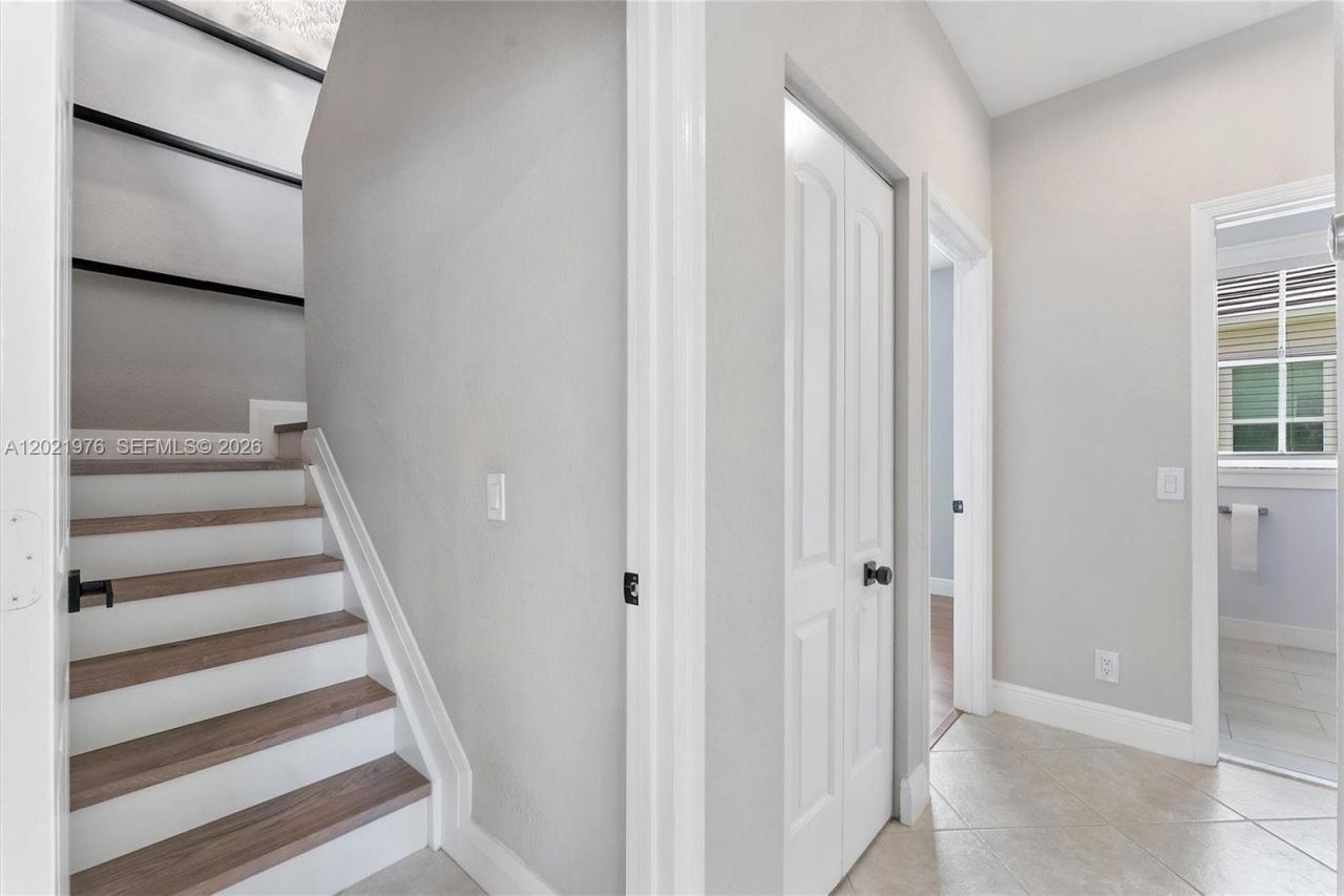 1868 Silverbell Ter , Weston, FL 33327 Photo
