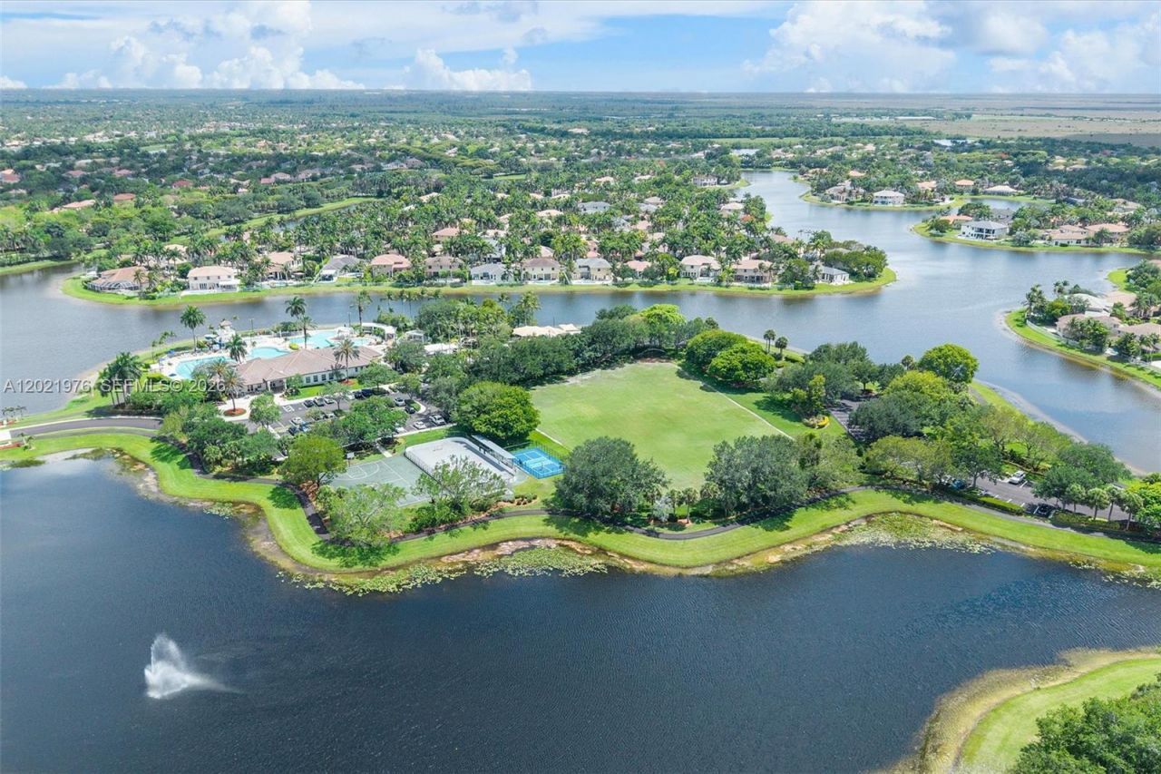 1868 Silverbell Ter , Weston, FL 33327 Photo
