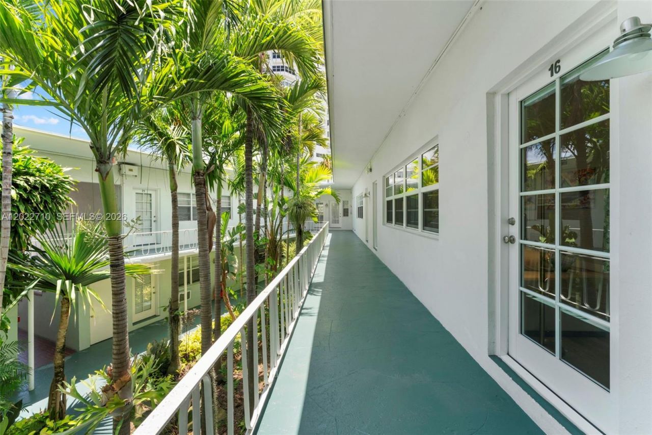 1925 Washington Ave , Unit 16, Miami Beach, FL 33139 Photo