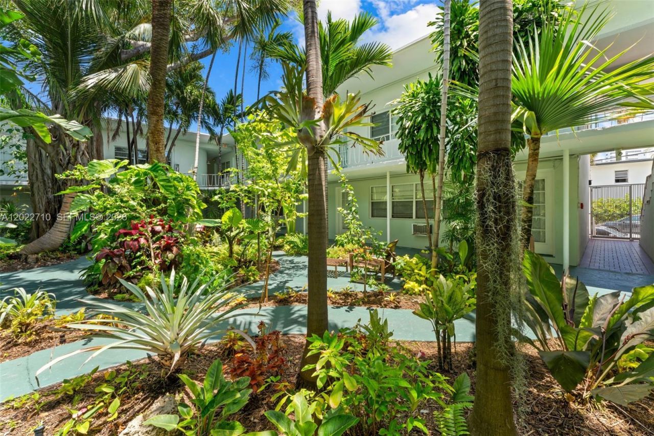 1925 Washington Ave , Unit 16, Miami Beach, FL 33139 Photo