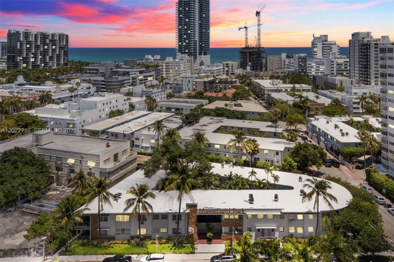 1925 Washington Ave , Unit 16, Miami Beach, FL 33139 Photo
