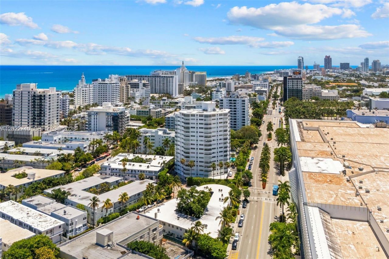 1925 Washington Ave , Unit 16, Miami Beach, FL 33139 Photo