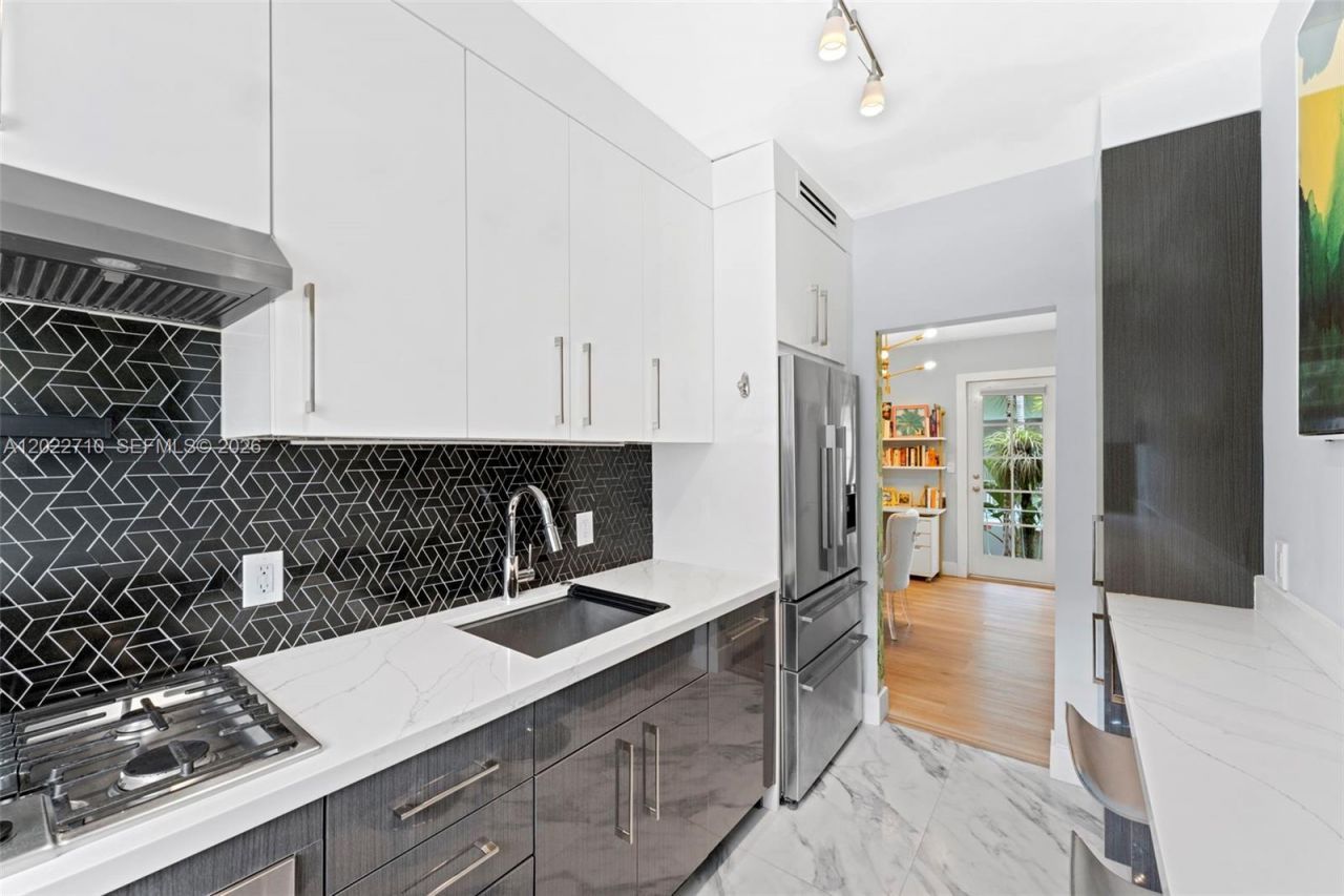 1925 Washington Ave , Unit 16, Miami Beach, FL 33139 Photo