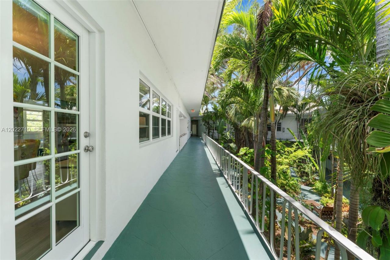 1925 Washington Ave , Unit 16, Miami Beach, FL 33139 Photo