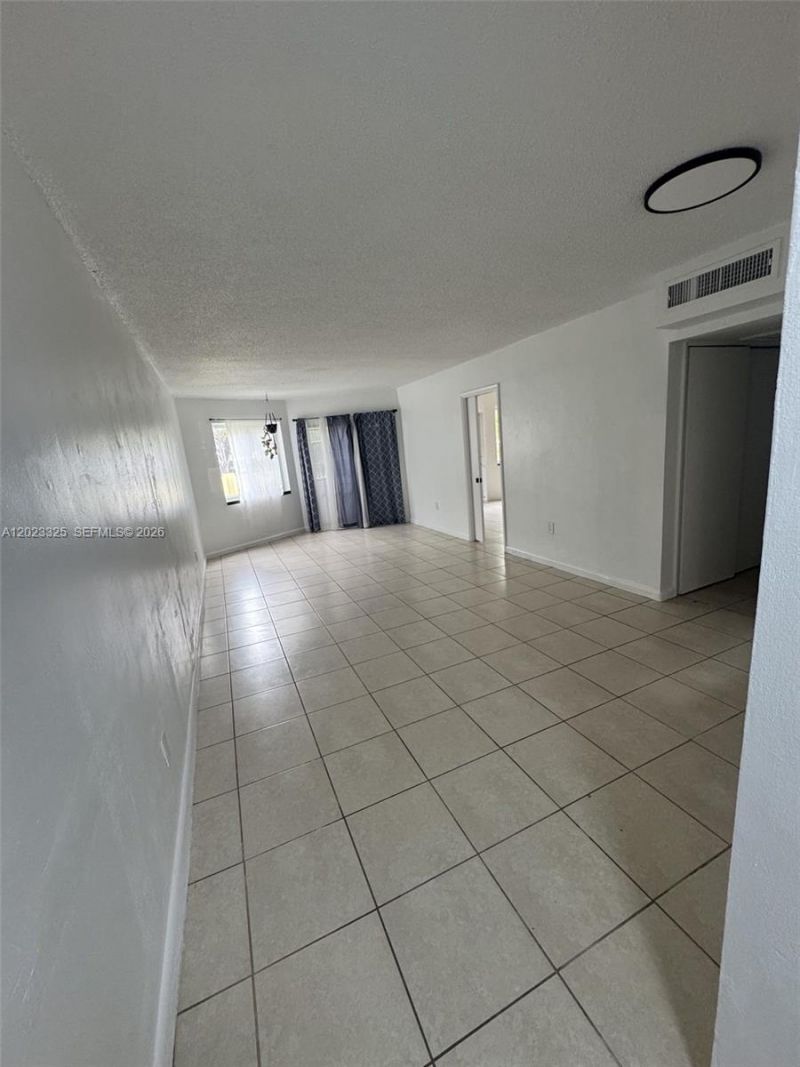 1643 NE Miami Gardens Dr, Unit 121, Miami, FL 33179 Photo