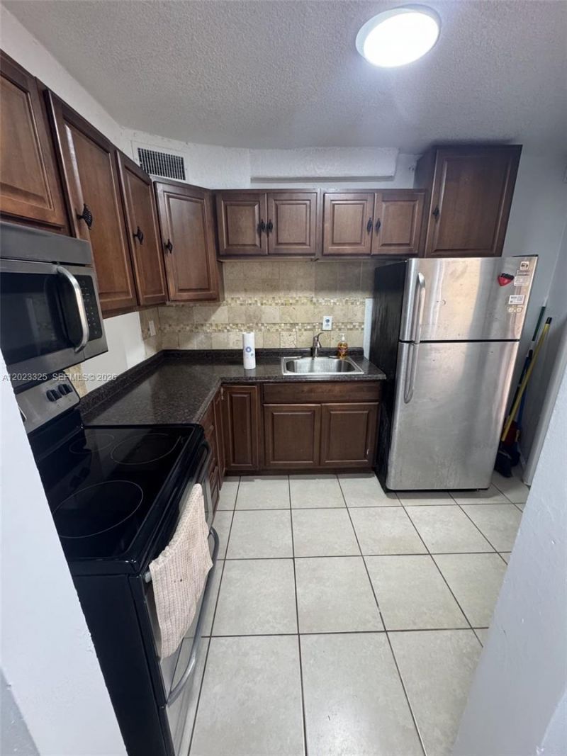 1643 NE Miami Gardens Dr, Unit 121, Miami, FL 33179 Photo