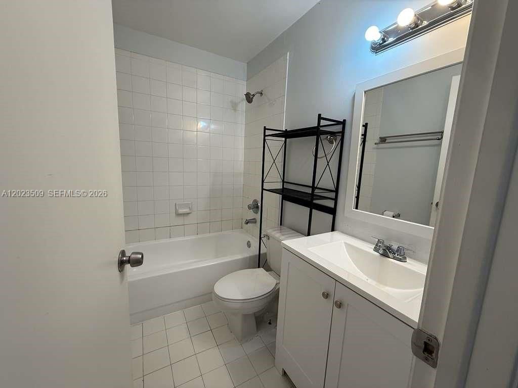 1137 NW 123rd Court , Unit 610, Miami, FL 33182 Photo