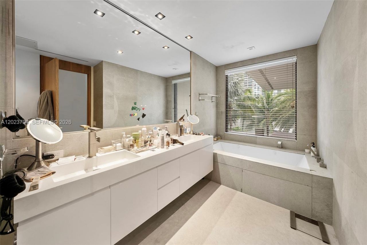 385 Centre Is , Golden Beach, FL 33160 Photo