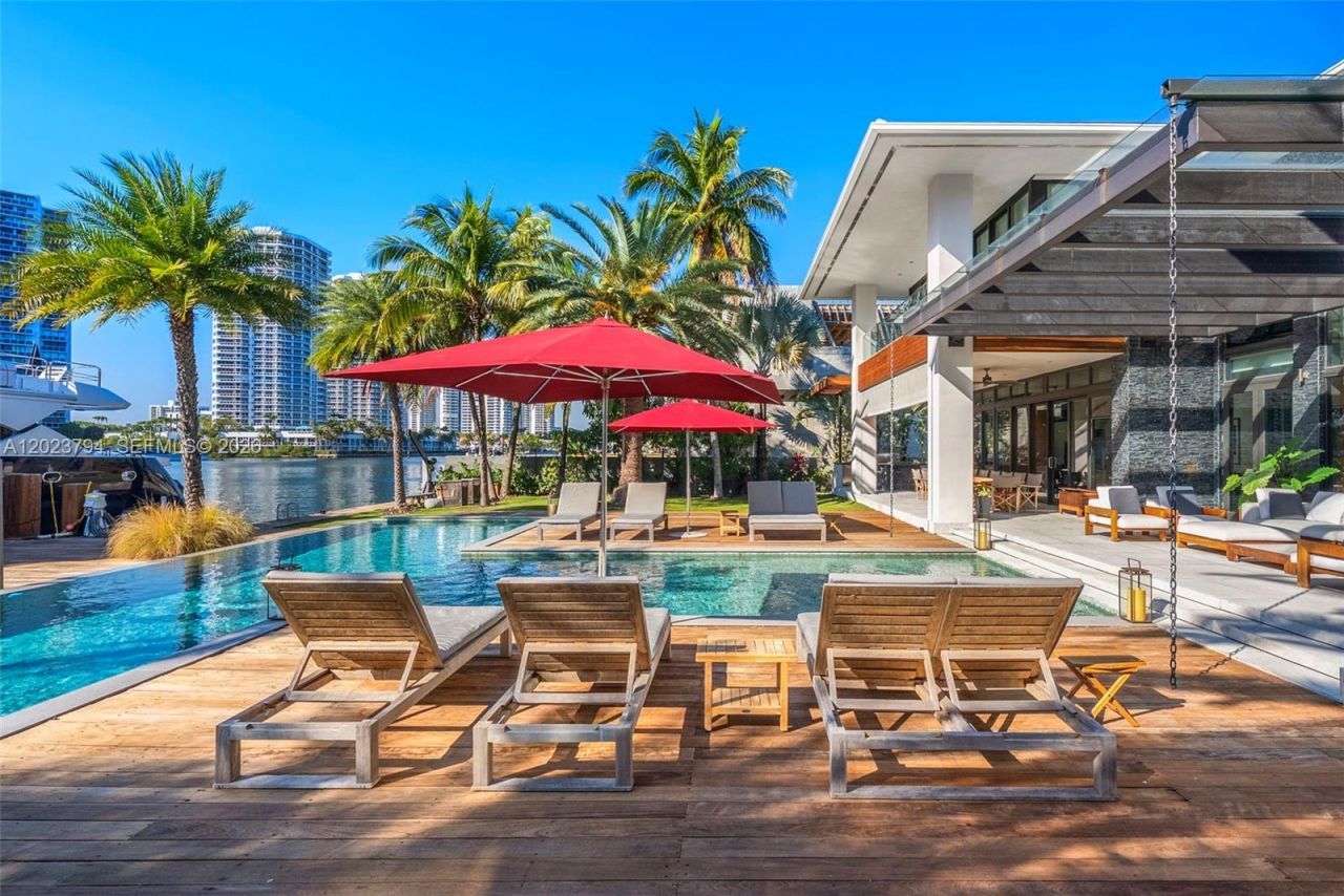 385 Centre Is , Golden Beach, FL 33160 Photo