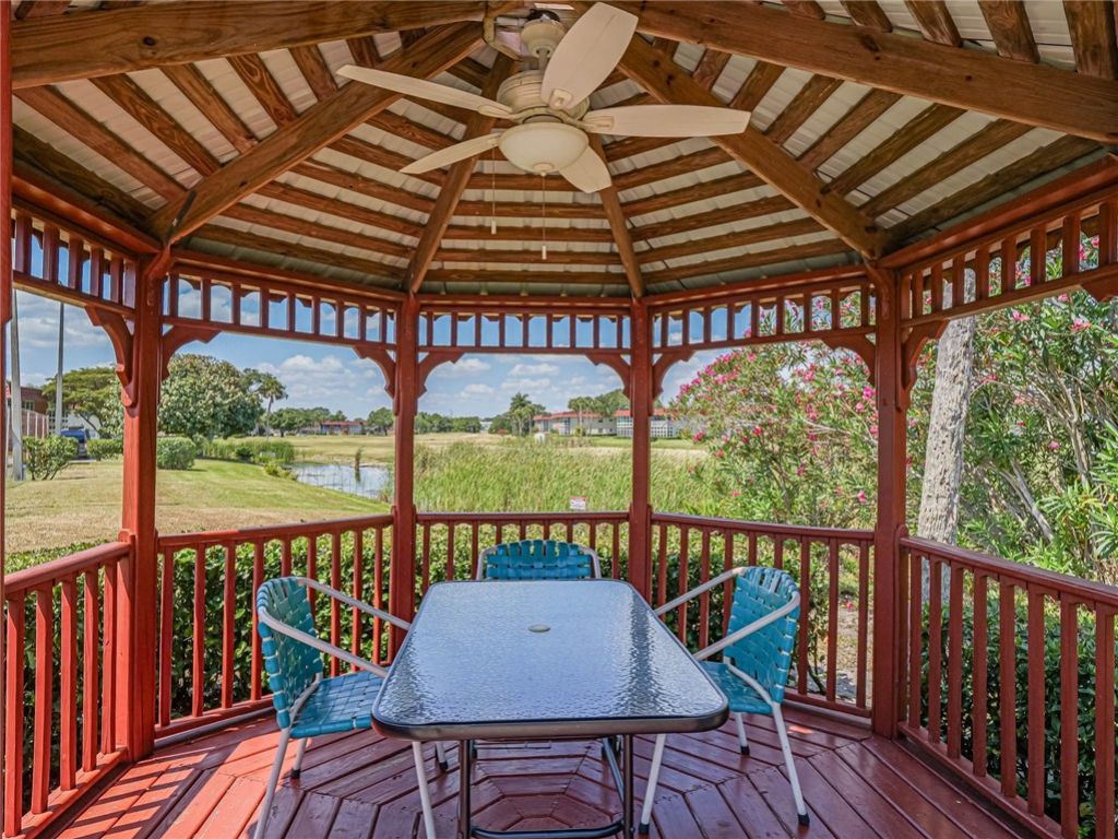 109 Spring Lake Court, Unit 105, Vero Beach, FL 32962 Photo