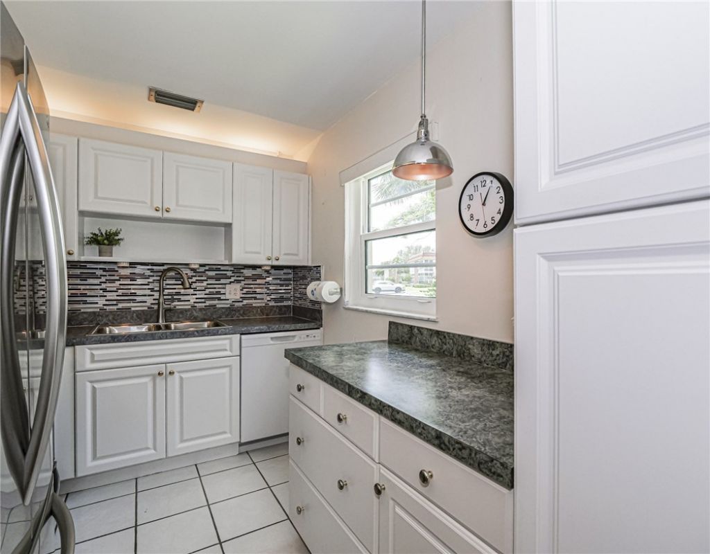 109 Spring Lake Court, Unit 105, Vero Beach, FL 32962 Photo