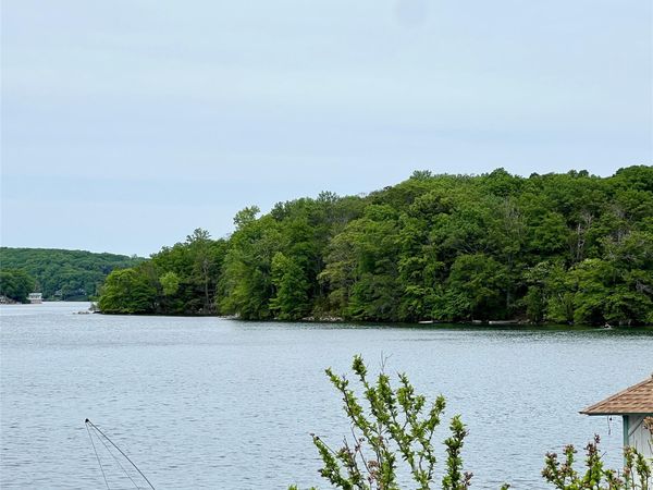 22 Canopus Island, Mahopac, NY 10541