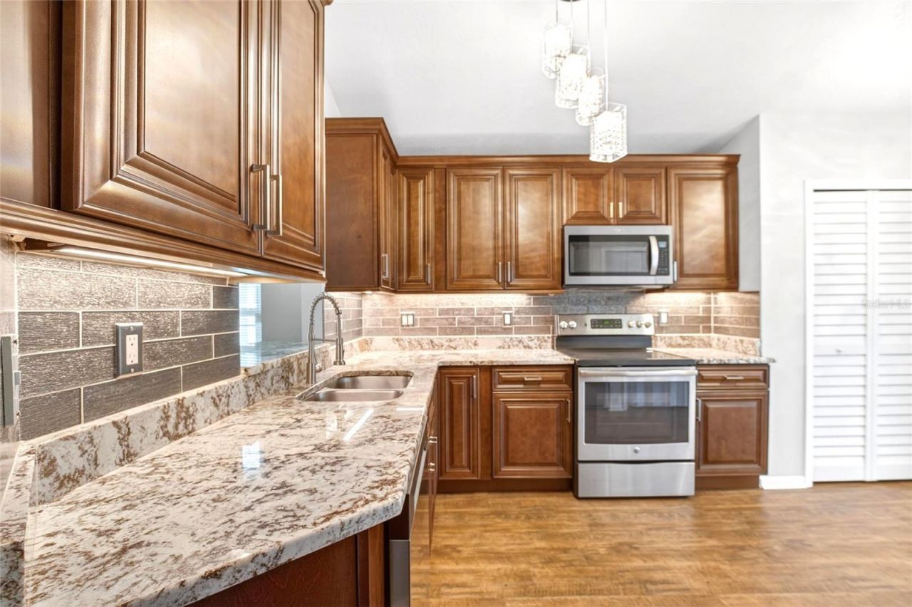 10617 Navigation Drive , Riverview, FL 33579 Photo