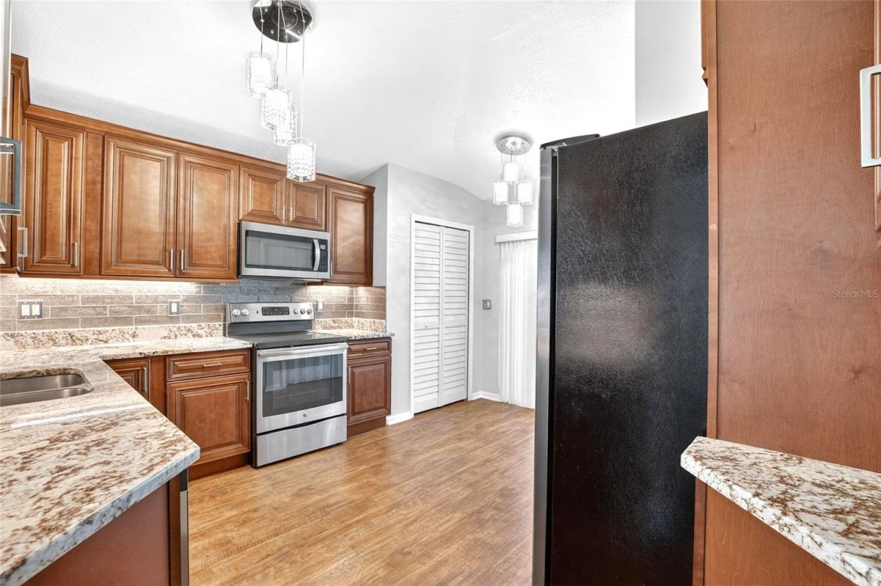 10617 Navigation Drive , Riverview, FL 33579 Photo