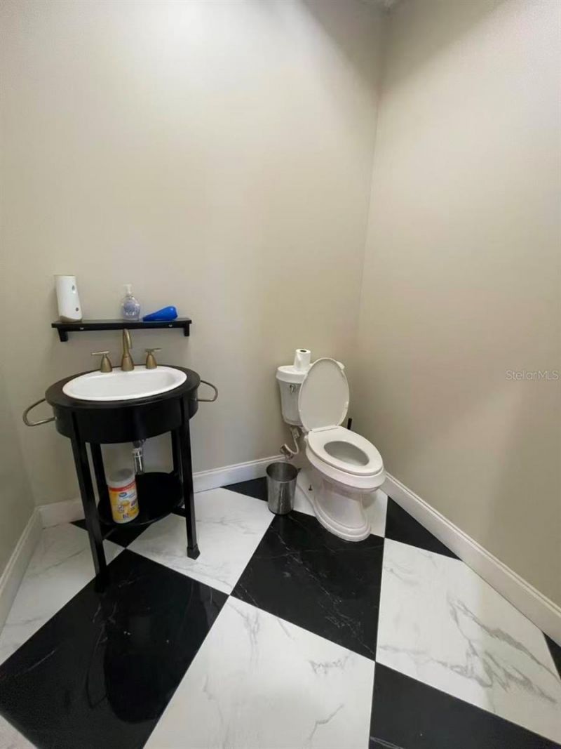 7075 Kingspointe Parkway , Unit 9, Orlando, FL 32819 Photo