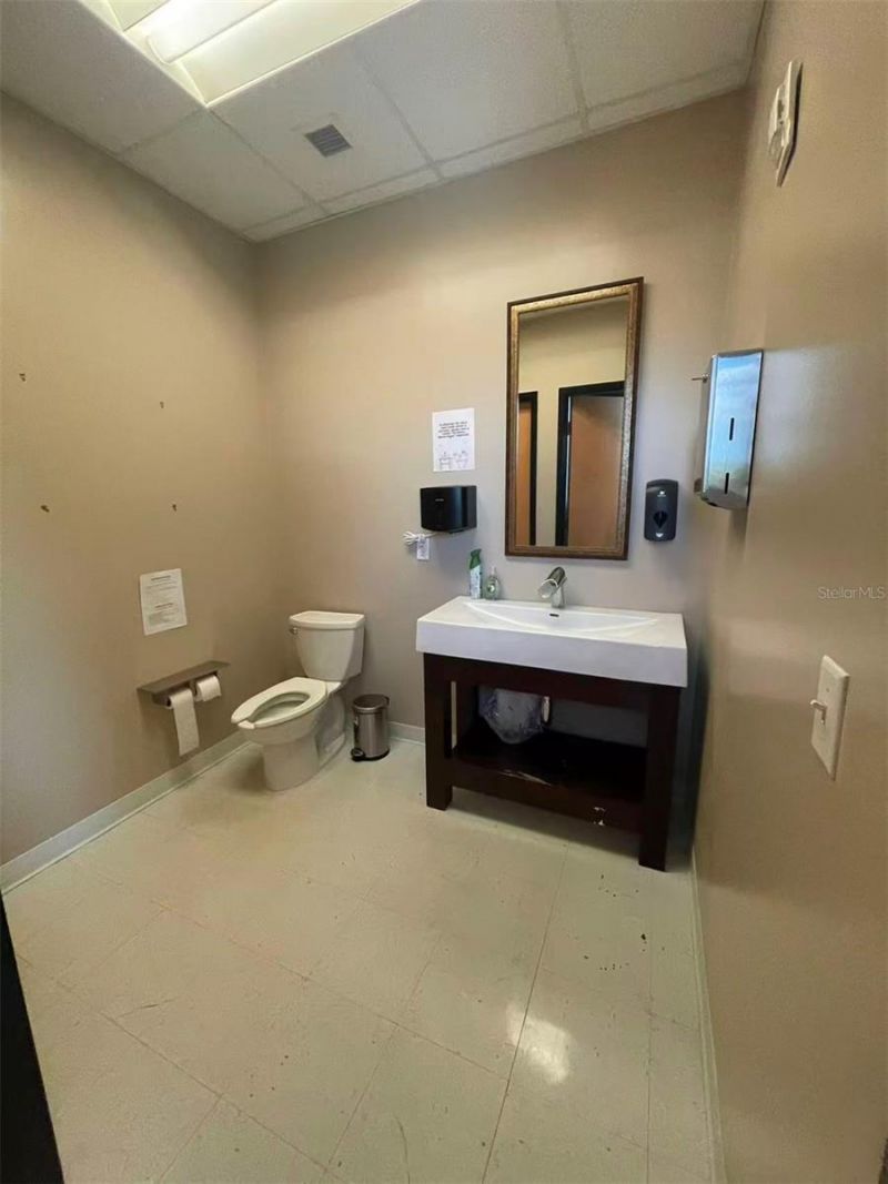 7075 Kingspointe Parkway , Unit 9, Orlando, FL 32819 Photo