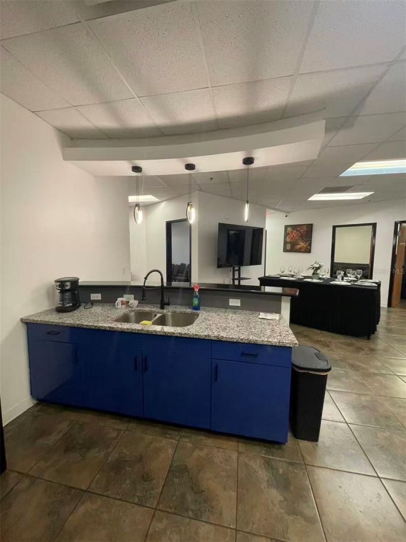 7075 Kingspointe Parkway , Unit 9, Orlando, FL 32819 Photo