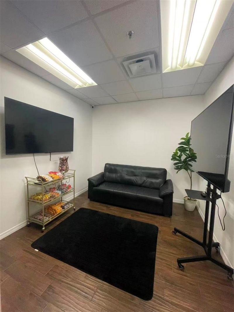 7075 Kingspointe Parkway , Unit 9, Orlando, FL 32819 Photo