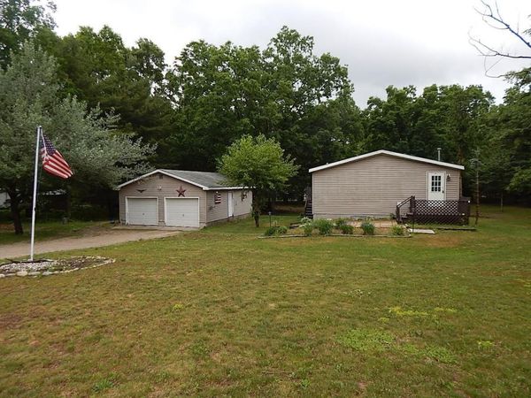 2389 W Maplehurst Drive, Roscommon, MI 48653