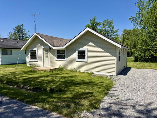 123 Sandpiper Avenue, Houghton Lake, MI 48629