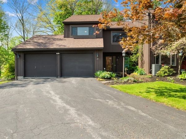23 Jarvis Dr, Manlius, NY 13104