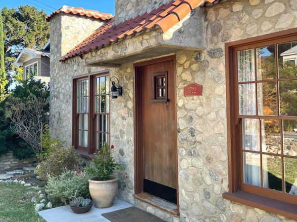 3722 4th Avenue, La Crescenta, CA 91214