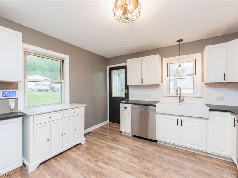 245 Westview Avenue , Wadsworth, OH 44281 Photo 4