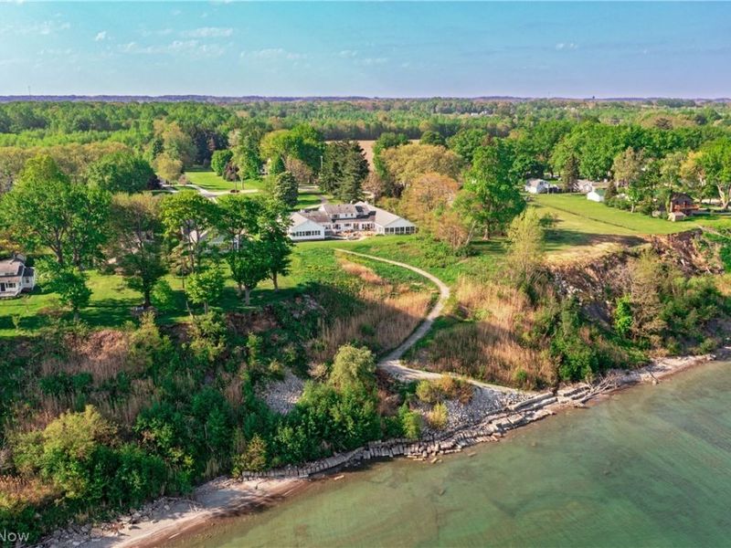 1300 Lake Road , Conneaut, OH 44030 Photo 2