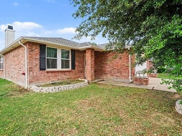 3882 Steeplechase Drive, Fort Worth, TX 76123