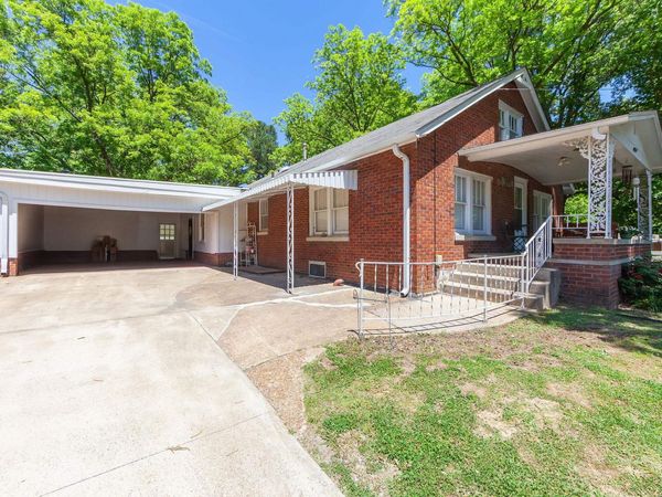 1002 TUCKER ST, Dyersburg, TN 38024