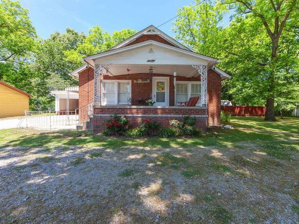 1002 TUCKER ST, Dyersburg, TN 38024