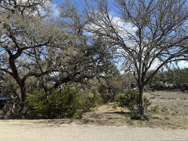 985 Deer Run Pass, Canyon Lake, TX 78133