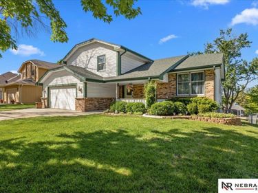 1418 Cherry Tree Lane , Papillion, NE 68133