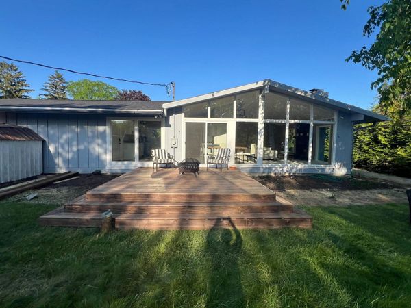 9131 N Pelham Pkwy, Bayside, WI 53217