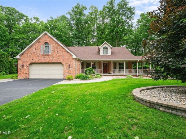 8014 Donnington Drive, Waterville, OH 43566