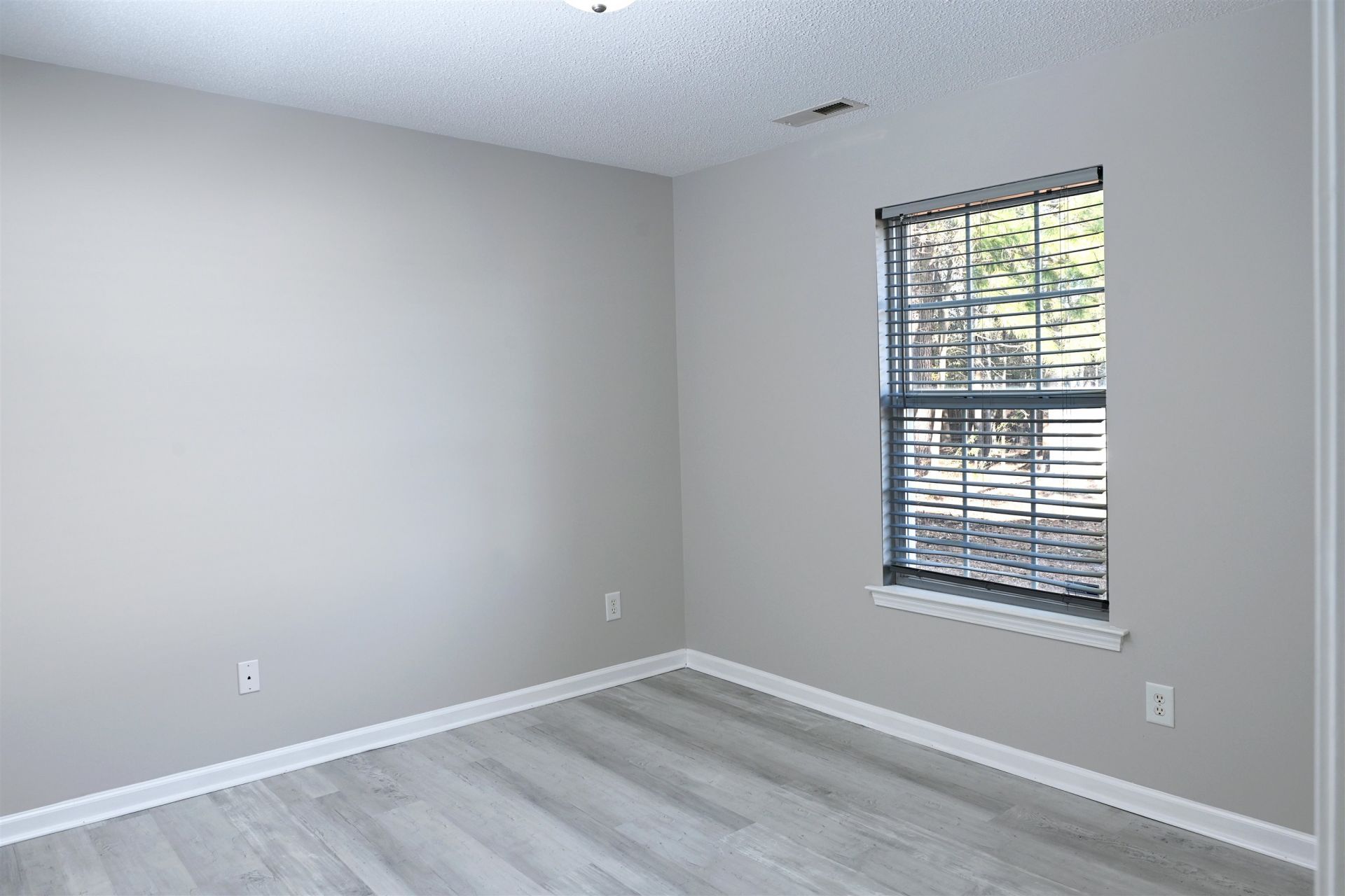 8256 Tartan Ln. Photo 25