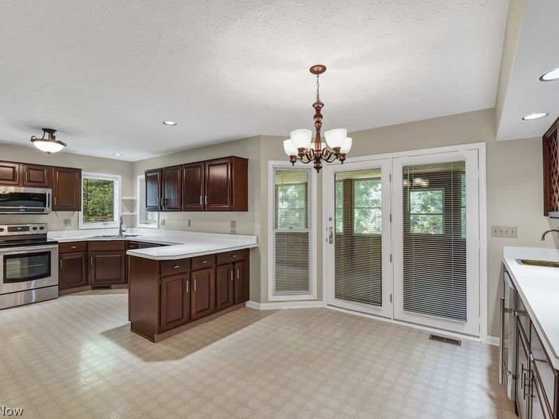 431 Avon Point Avenue, Avon Lake, OH 44012 Photo 17