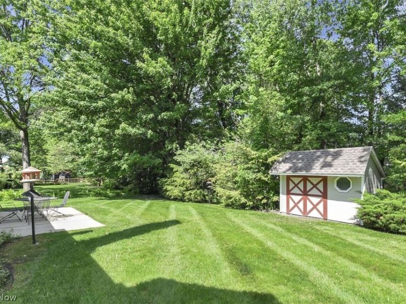 431 Avon Point Avenue, Avon Lake, OH 44012 Photo 3