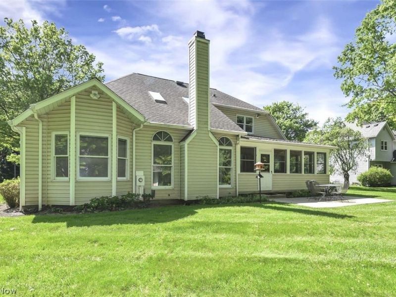 431 Avon Point Avenue, Avon Lake, OH 44012 Photo 4