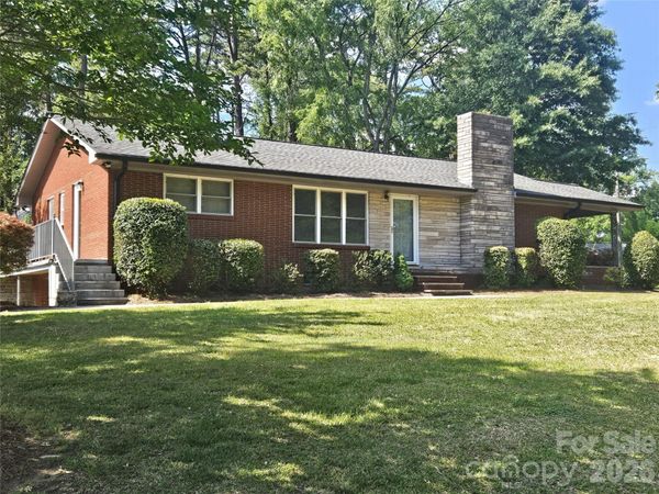 557 Goldmoor Drive NE, Concord, NC 28025