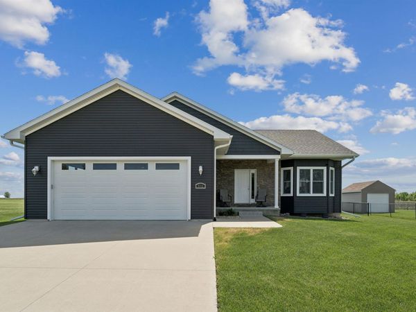 512 Cherry Street, Allison, IA 50602