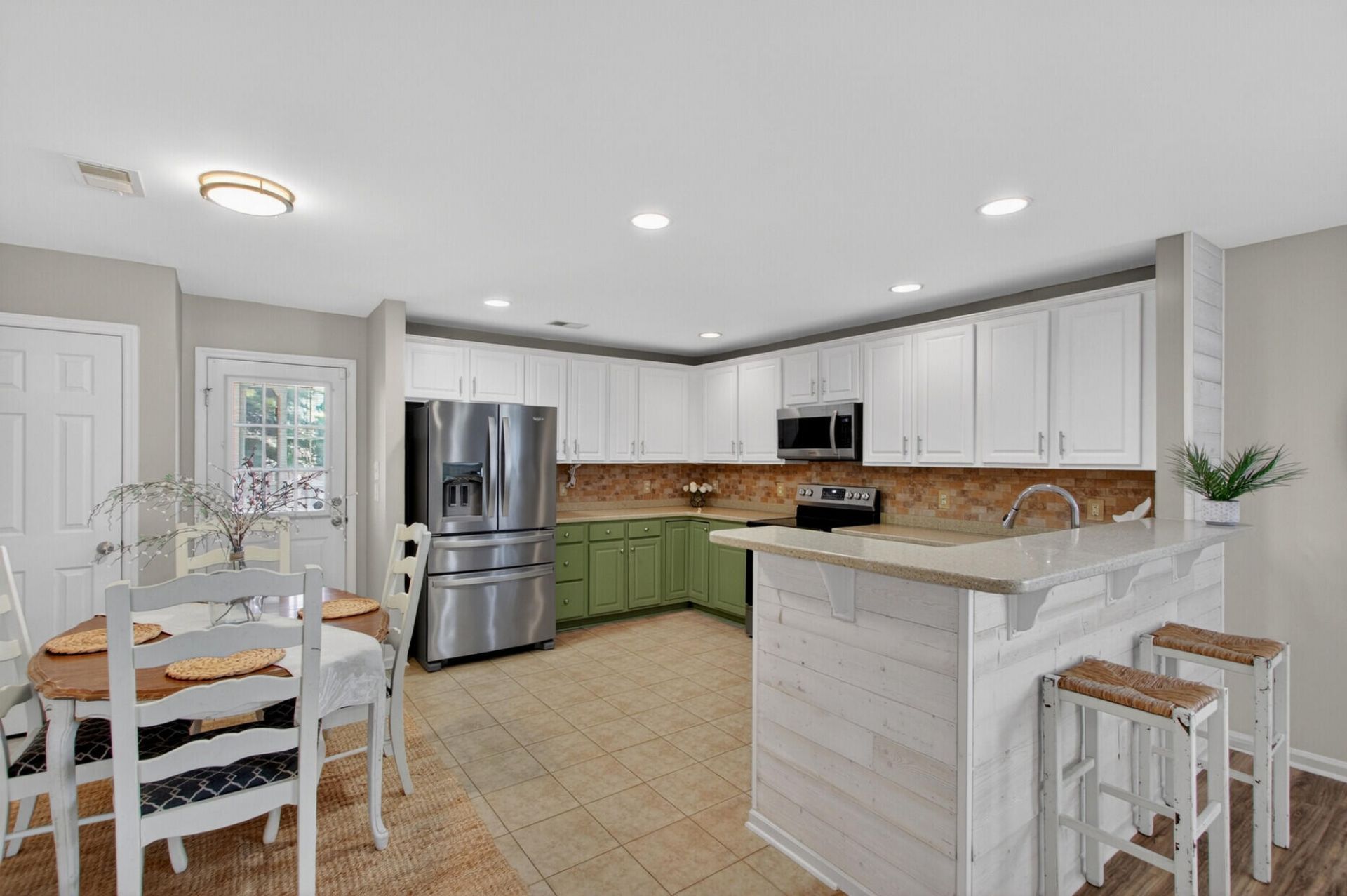 1124 Flyway Road Photo 12