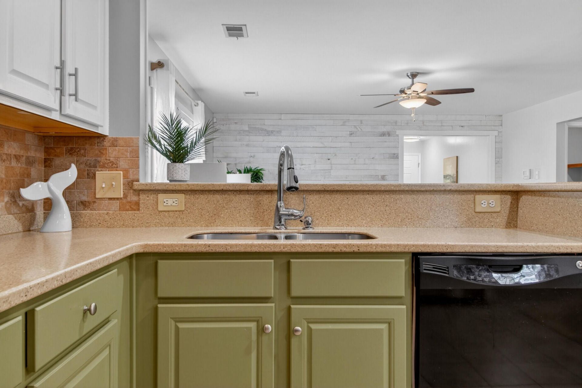1124 Flyway Road Photo 15