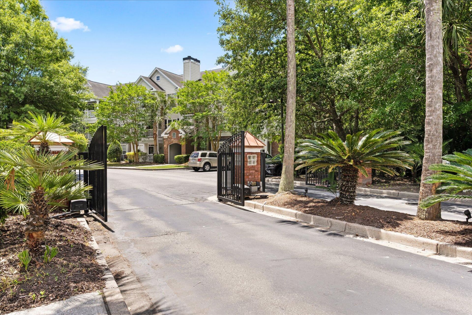 45 Sycamore Avenue Photo 17