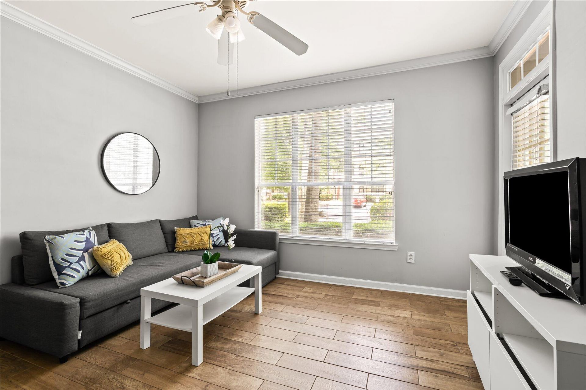 45 Sycamore Avenue Photo 4